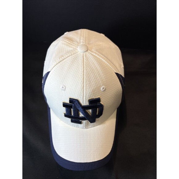 NEW NWOT Retired Notre Dame Fighting Irish Under Armour Fitted M. Hat White/Blue - Picture 4 of 12